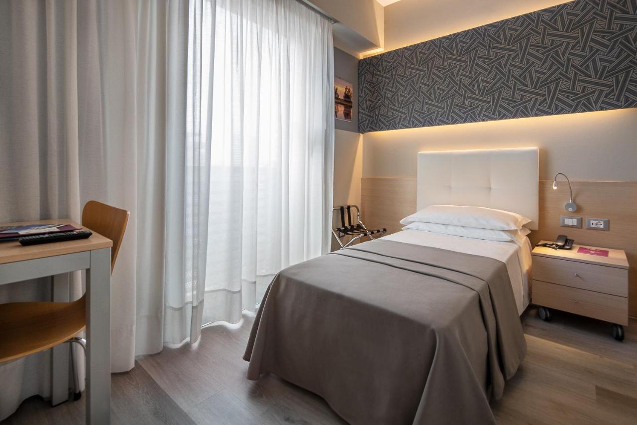 Hotel Rosanna 3 Stelle Superior リド・ディ・イエゾロ エクステリア 写真