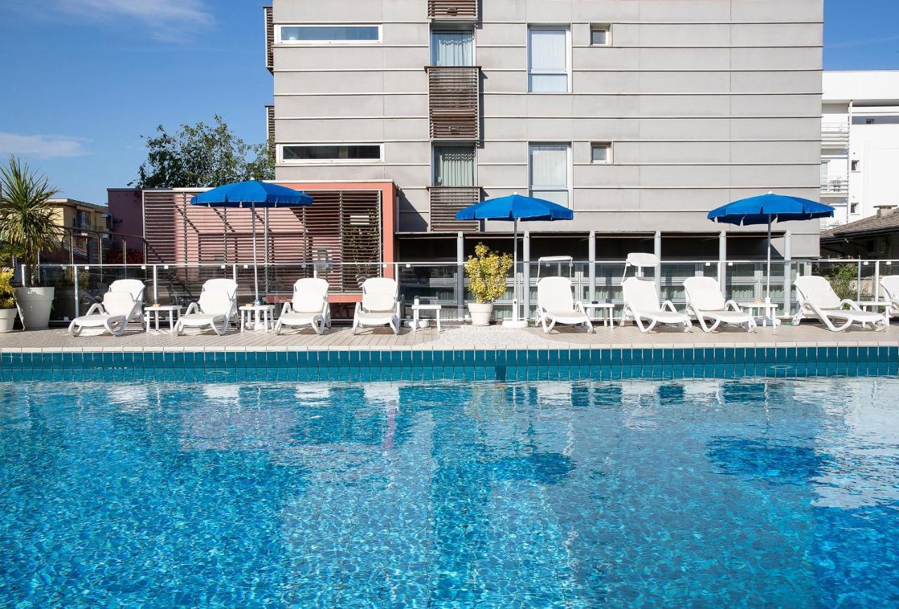 Hotel Rosanna 3 Stelle Superior リド・ディ・イエゾロ エクステリア 写真