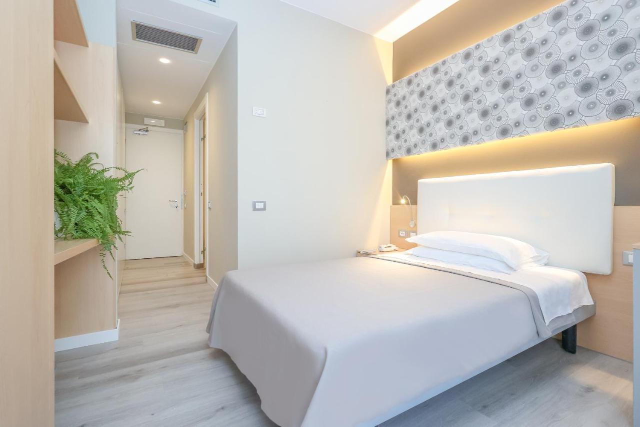 Hotel Rosanna 3 Stelle Superior リド・ディ・イエゾロ エクステリア 写真