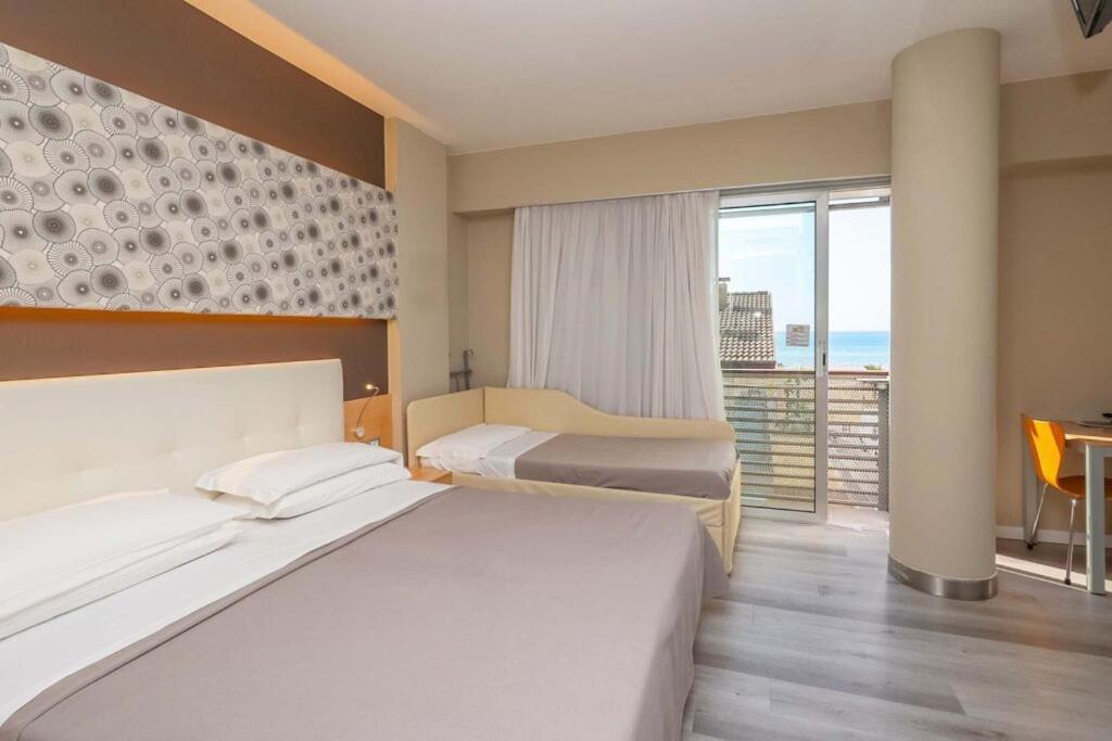 Hotel Rosanna 3 Stelle Superior リド・ディ・イエゾロ エクステリア 写真